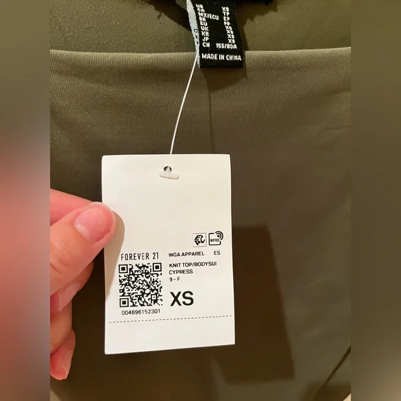 NWT - long sleeve bodysuit - Picture 5 of 7